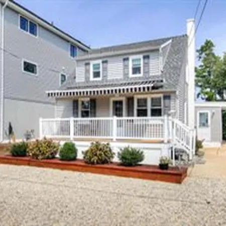 Adorable 2 Bedroom Second Floor Duplex In Ship Bottom, Short Walk To The Beach,